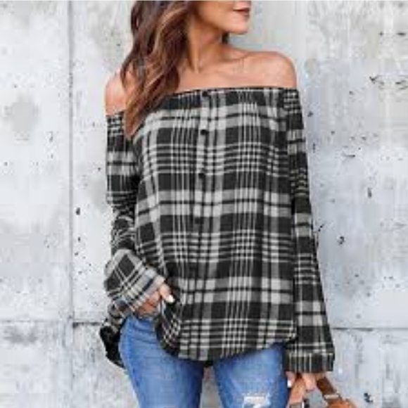 Off the Shoulder Plaid Blouse - Picture 7 of 7